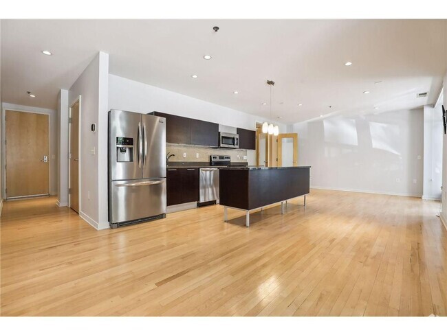 Building Photo - 3116 W Lake St Unit 123 Rental