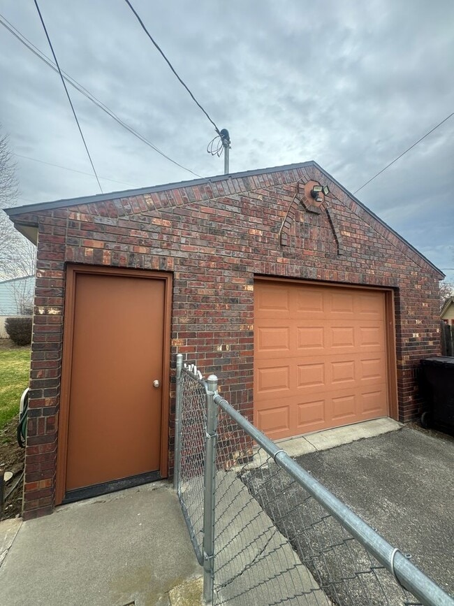 Photo - Non-refundable fee & security deposit total: $1850.00