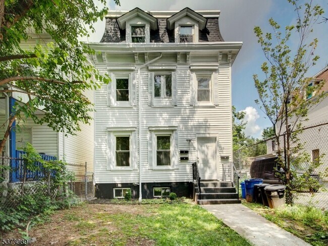 Building Photo - 16 N 9th St Unit 2 Rental