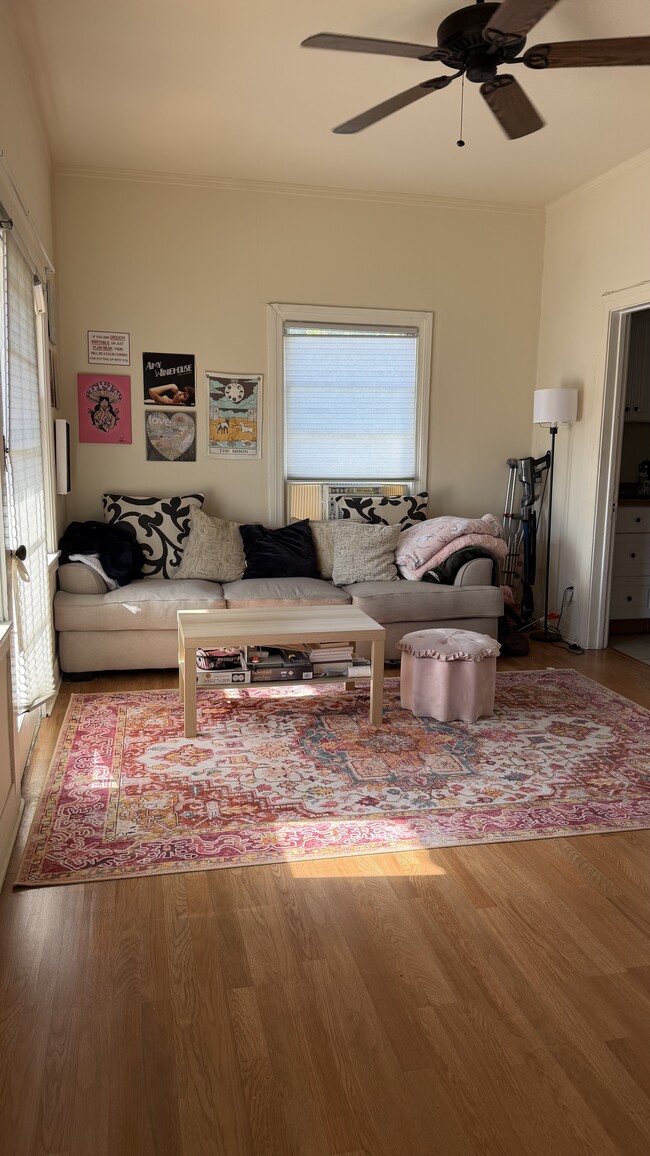 Photo - 2409 N Beachwood Dr Unit 2409 B