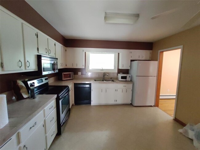 Photo - 2432 Rhonda Dr