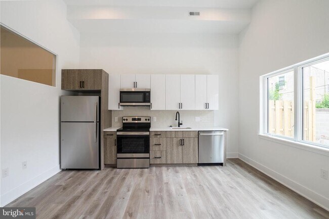 Photo - 1420 Point Breeze Ave Unit 103