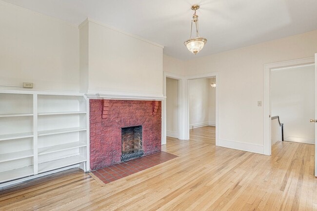 Building Photo - Church Street Unit Church Street (Upstairs) Rental