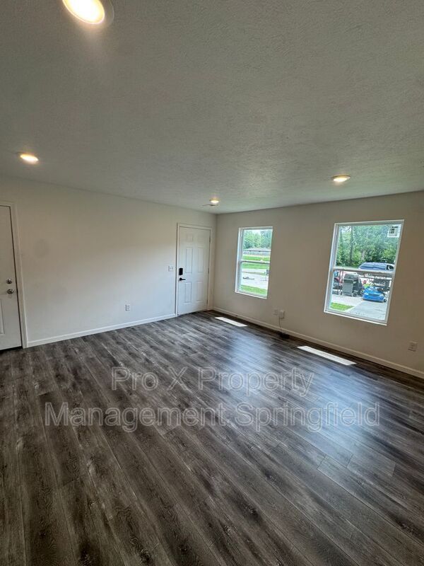 Photo - 1618 W Scott St