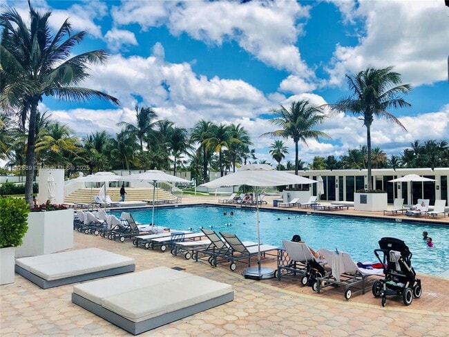 Building Photo - 10275 Collins Ave Unit 727 Rental