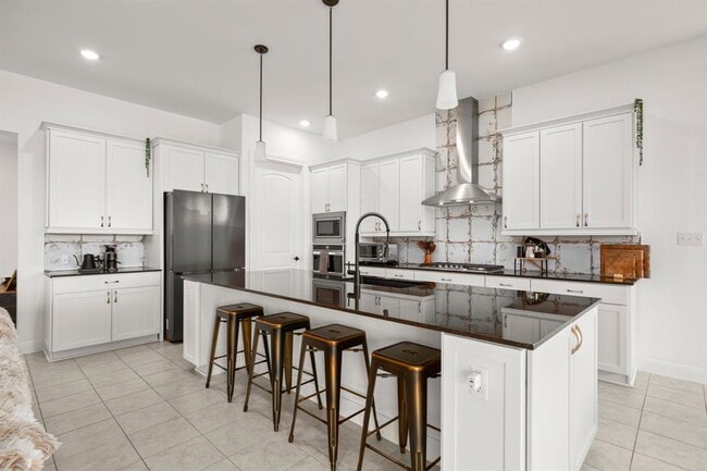 Photo - 385 Barnhill Lp