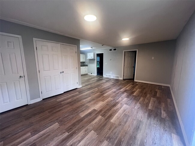 Photo - 115 W Mulberry Ave