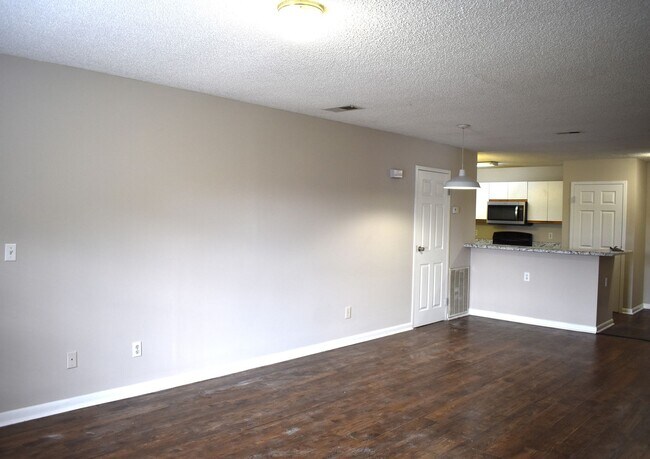 Photo - FIRST FULL MONTH FREE IF YOU SIGN A 13 OR 14 MONTH LEASE!