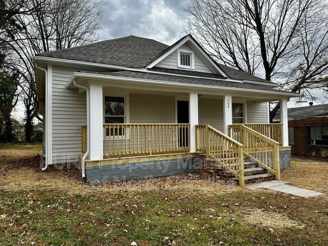 Photo - 504 Westside Dr