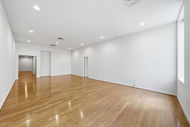 Photo - 914 Main St Unit 704