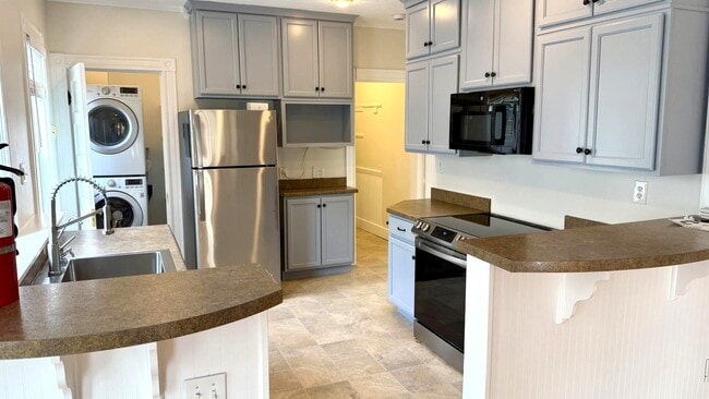 Building Photo - 9 Ashland St Unit 3