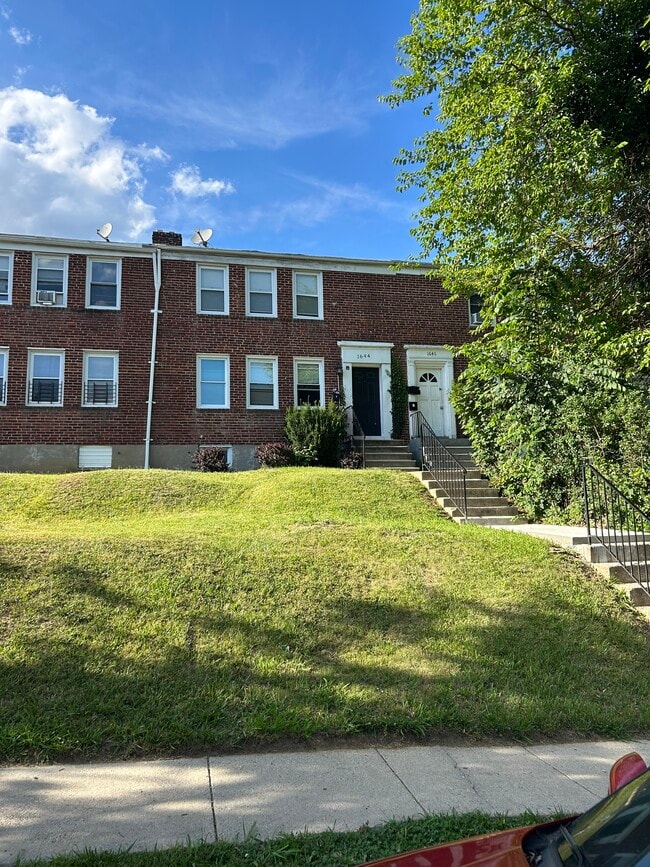 Building Photo - 1644 E Cold Spring Ln Unit 1644 E Cold Spring Ln