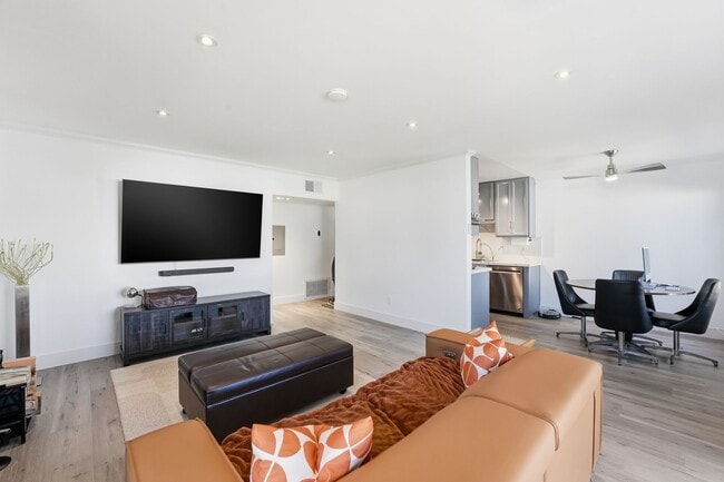 Photo - 450 W Vermont Ave Unit 602