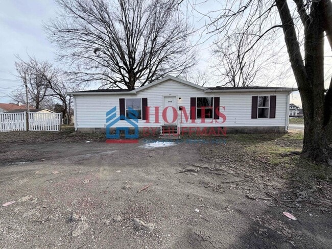 Building Photo - Three Bedroom | Two Bath House