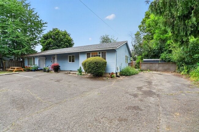 Photo - 2114 A St