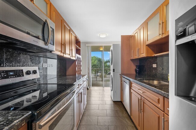 Photo - 1690 NE 191st St Unit 302-1