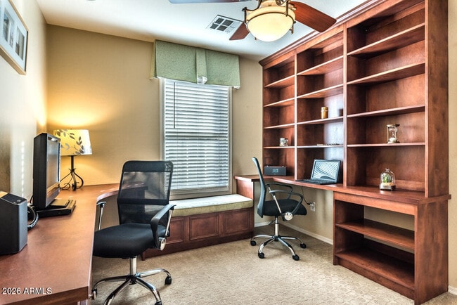 Building Photo - 1664 E Bridgeport Pkwy