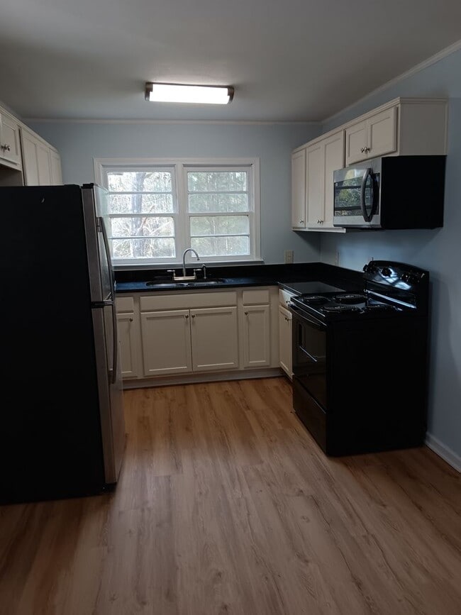 Photo - Fosters, Al House