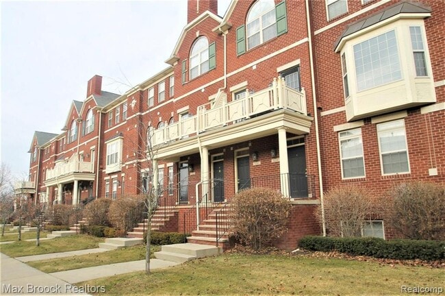 Building Photo - 3243 Camden Dr Unit 118