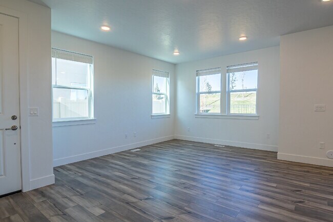 Photo - "READY NOW! 3-Bed PLUS Office-Townhouse Retreat in Eagle, ID – Spacious Living with 2.5 Baths!"
