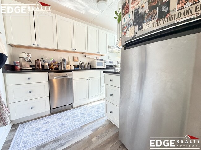 Photo - 264 Kelton St Unit 7