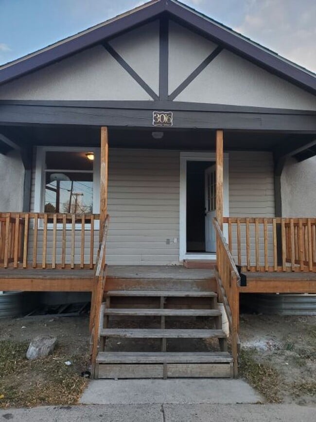 Building Photo - 3016 7th Ave N Unit 3016