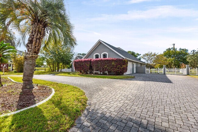 Photo - 83 Lake Lorraine Cir