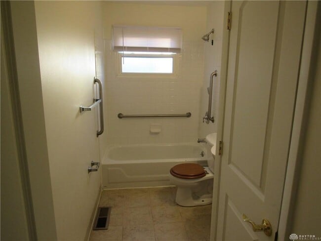 Photo - 4976 Marburn Ave