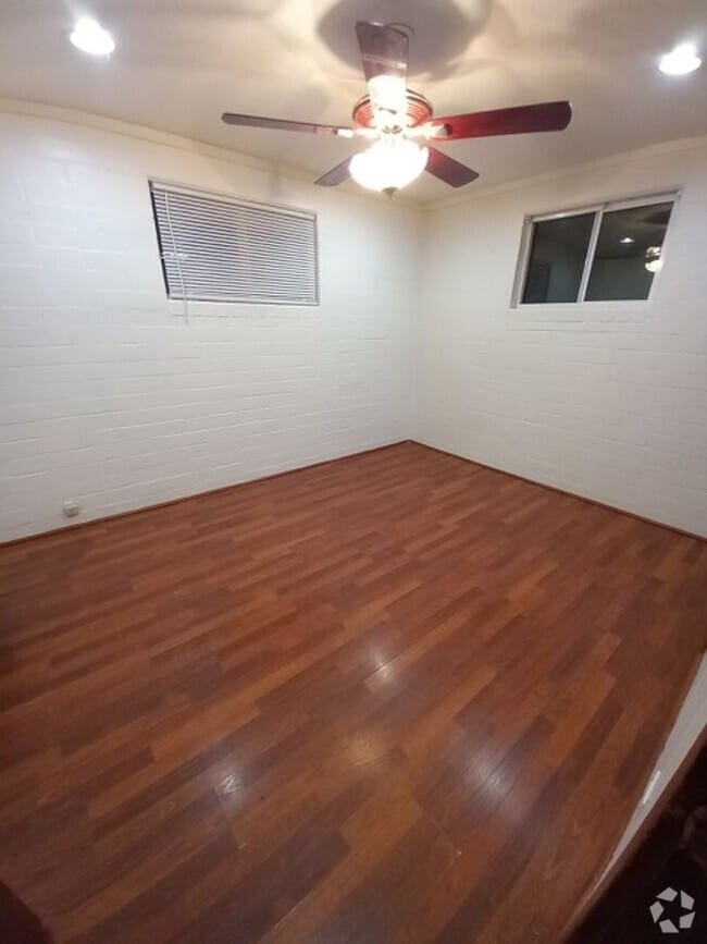 Building Photo - 2859 S Thrasher Ave Unit Thrasher 2859-A Rental