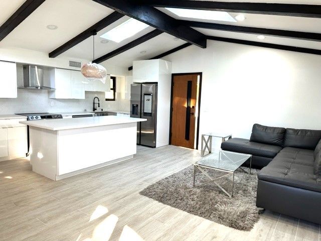 Building Photo - 22421 Mulholland Dr Rental