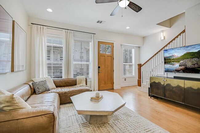 Photo - 2520 Bluebonnet Ln Unit 44