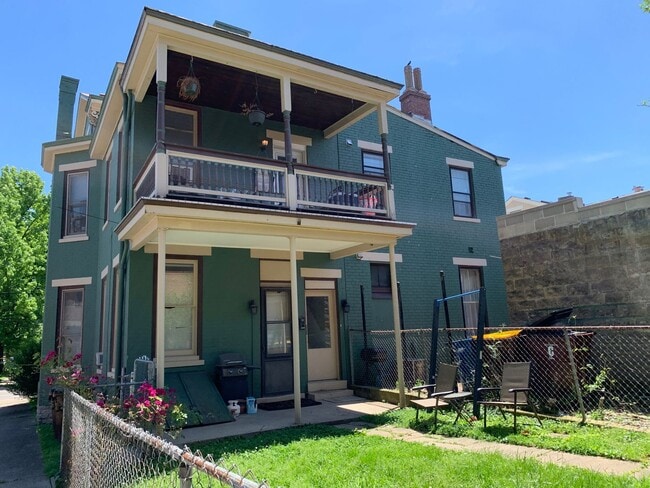 Building Photo - 801 Willard St Unit 2