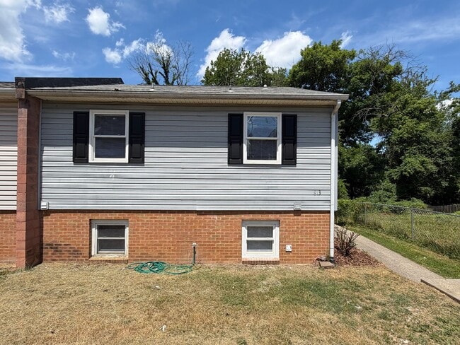 Building Photo - 813 Ridge St