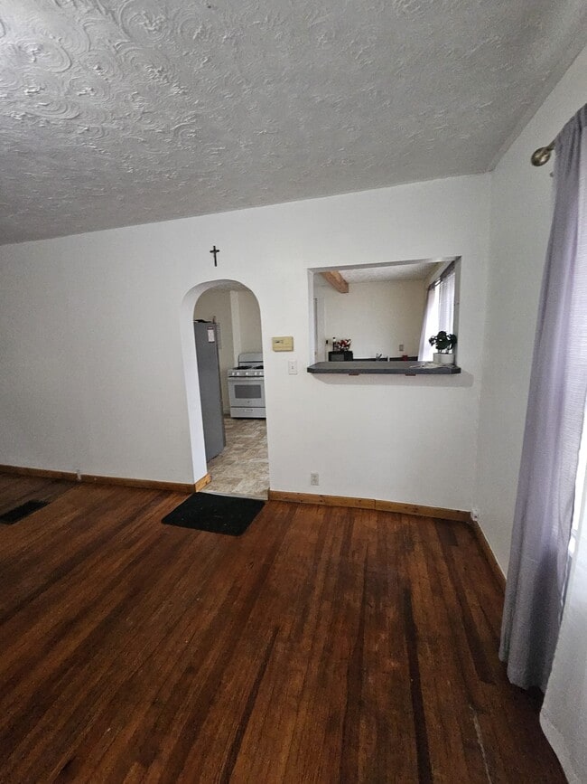 Photo - 3209 Saratoga Ave