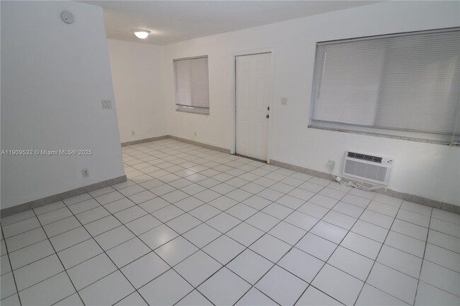 Photo - 59 NW 37th St Unit 1