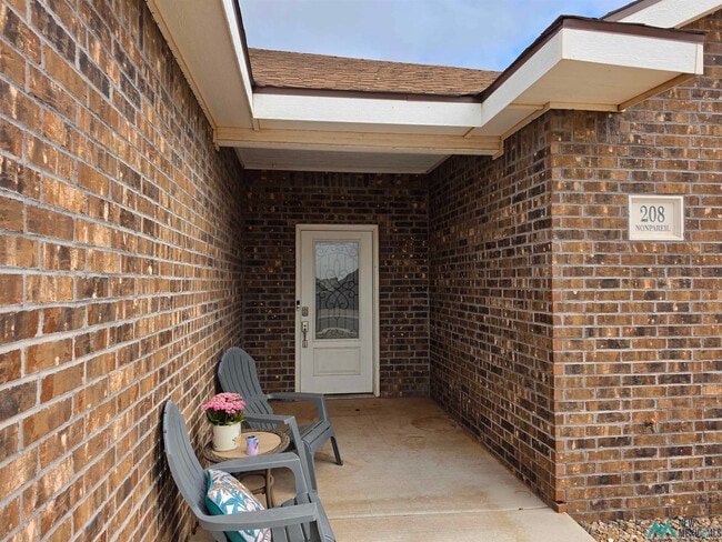 Photo - 208 Nonpareil Ln