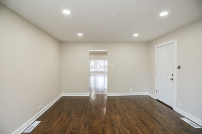 Photo - 3126 W Chase Ave