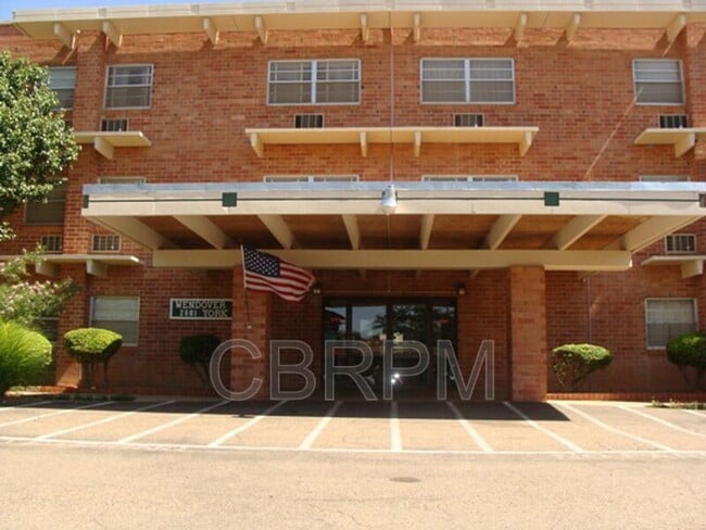 Photo - 2601 York Ave