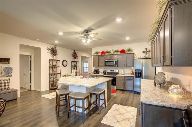 Photo - 1004 Basswood Ln