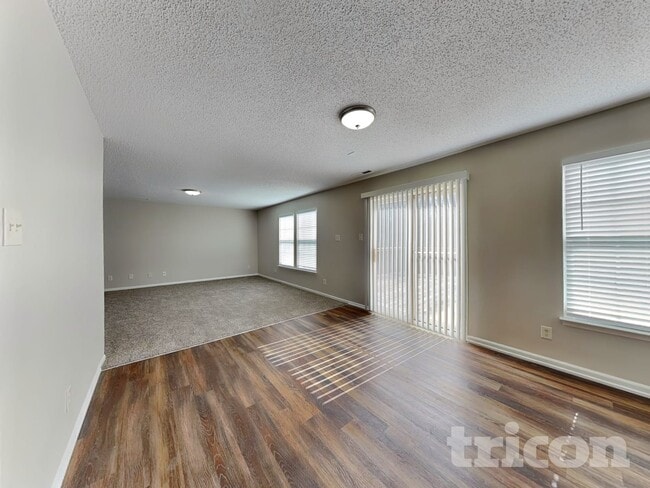 Photo - 9017 Southernwood Way