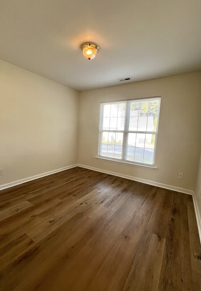 Photo - 1504 Amhearst Ct