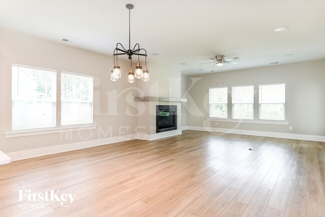 Photo - 229 Lucca Dr