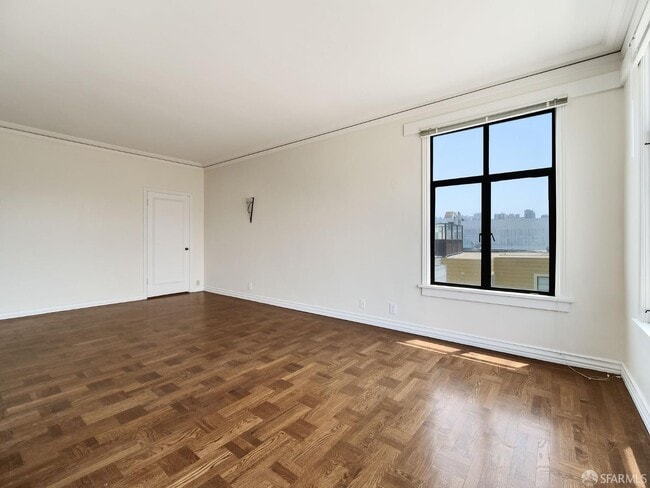 Photo - 3757 Webster St