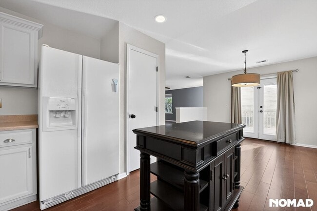 Photo - 454 E 77th Pl