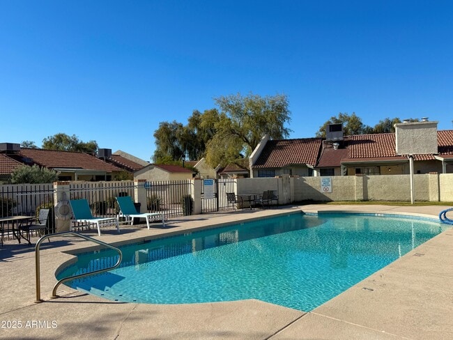 Building Photo - 1500 N Sunview Pkwy