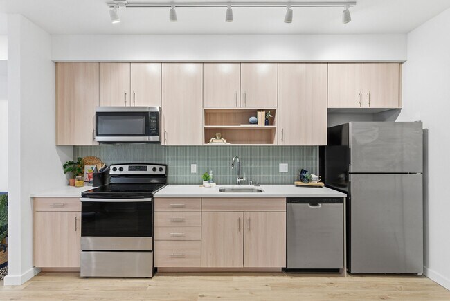 District Lofts at Garland!!