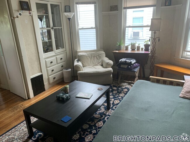 Building Photo - 19 Turner St Unit 3 Rental