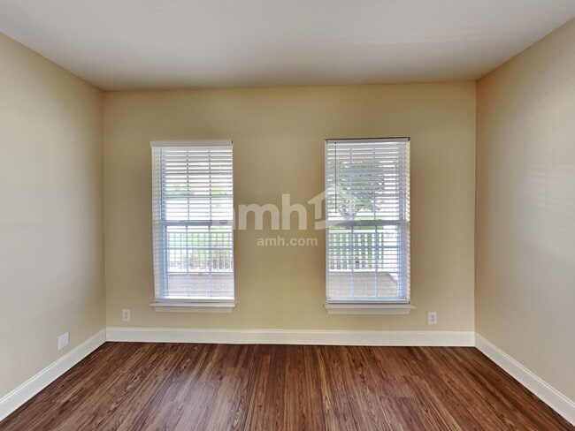 Photo - 6728 Autumn Oaks Dr