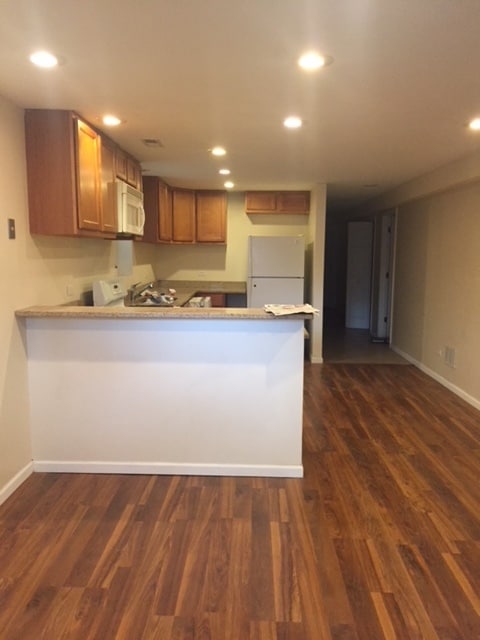 Photo - 3324 N Hamlin Ave Unit G