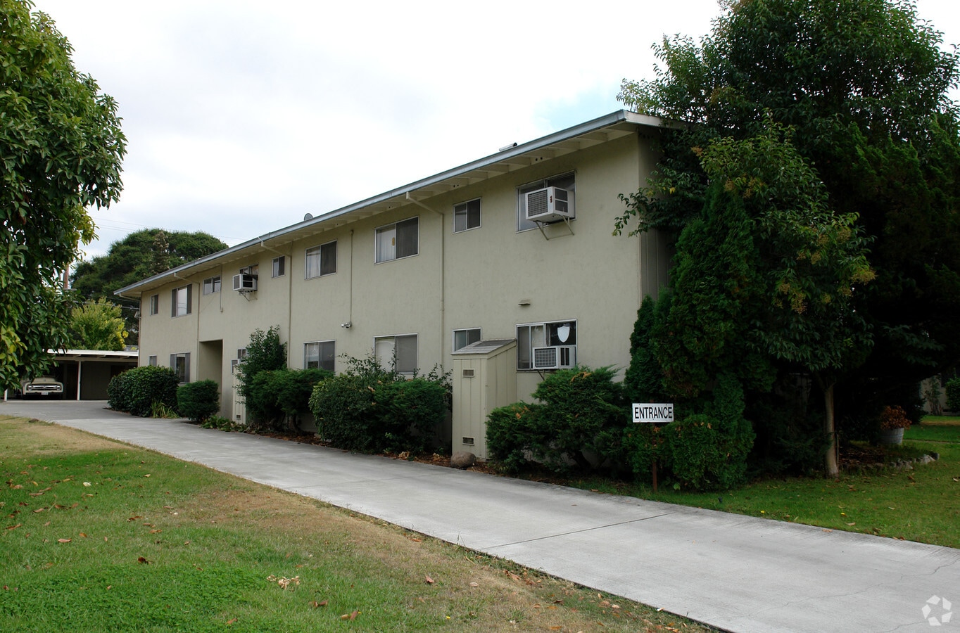 Photo - 220-248 Brookwood Ave